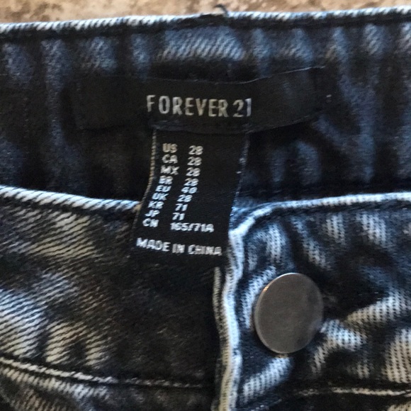 Jeans - Picture 3 of 4